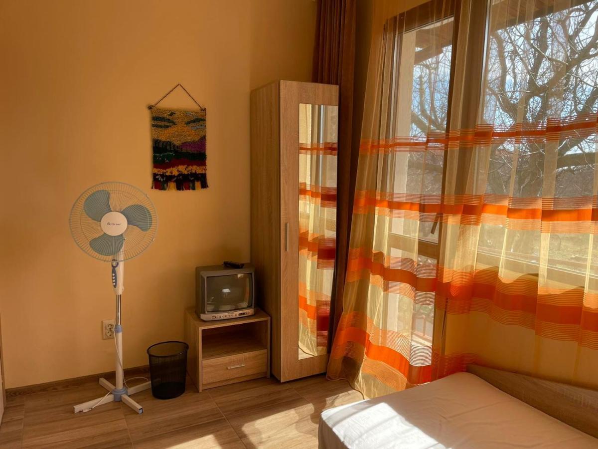Villa Elina Baltsjik Buitenkant foto